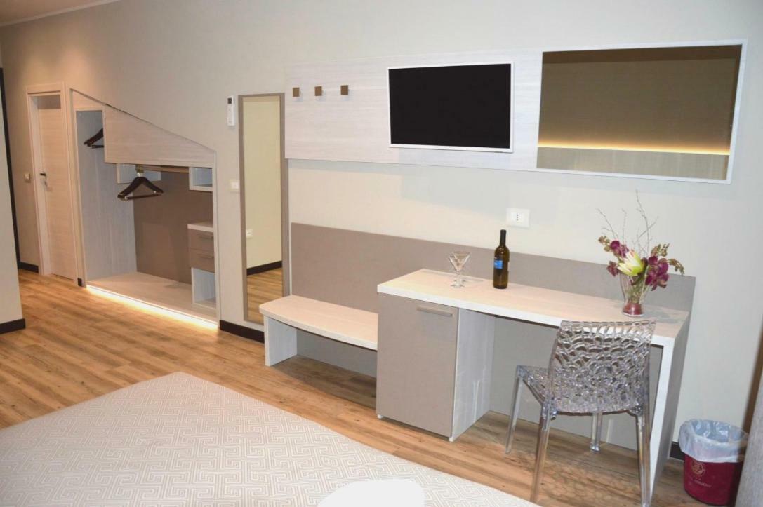 Hotel Regent - In Pieno Centro San Benedetto del Tronto Eksteriør bilde