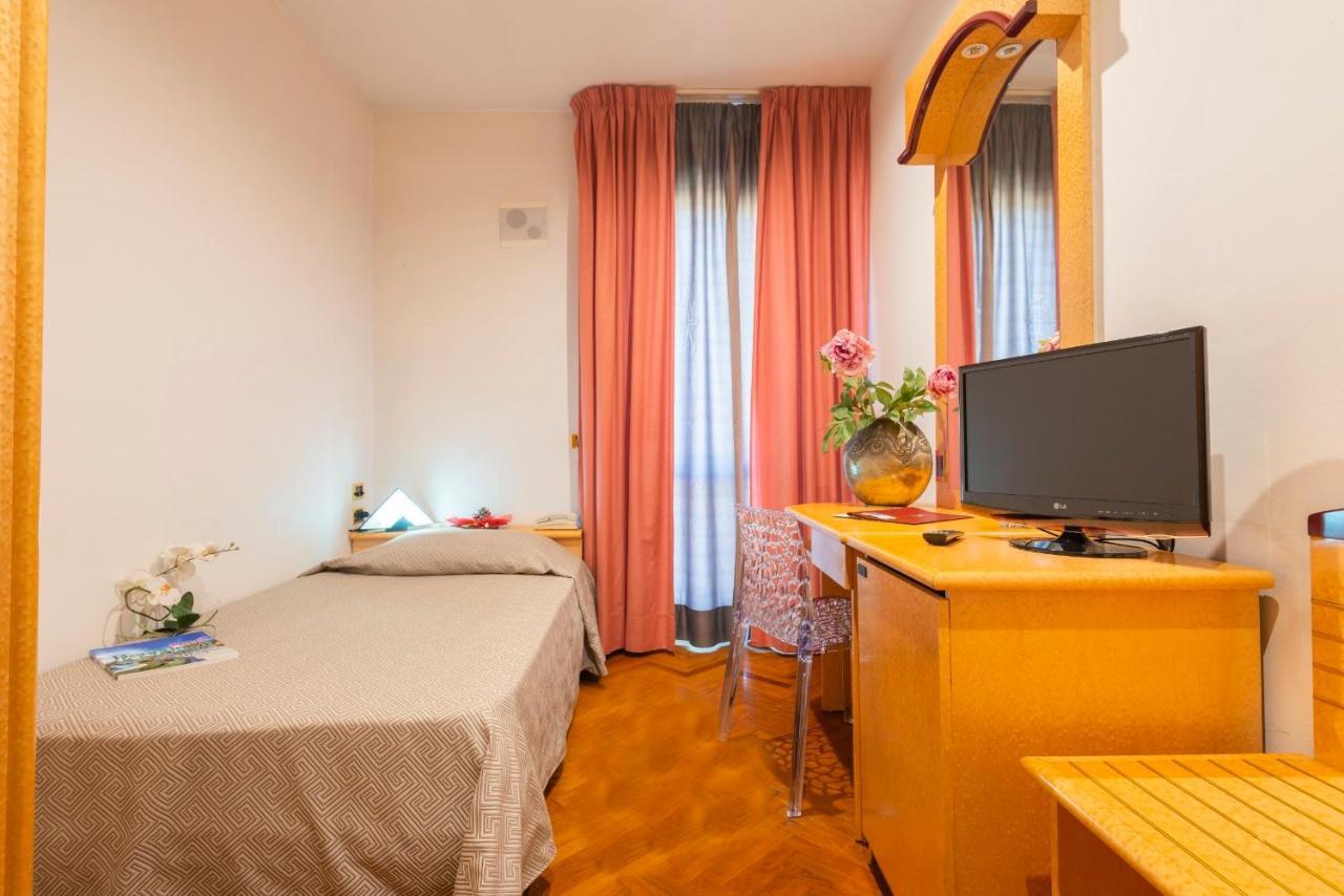 Hotel Regent - In Pieno Centro San Benedetto del Tronto Eksteriør bilde