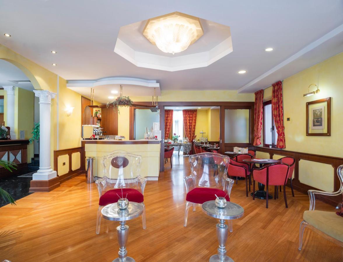 Hotel Regent - In Pieno Centro San Benedetto del Tronto Eksteriør bilde